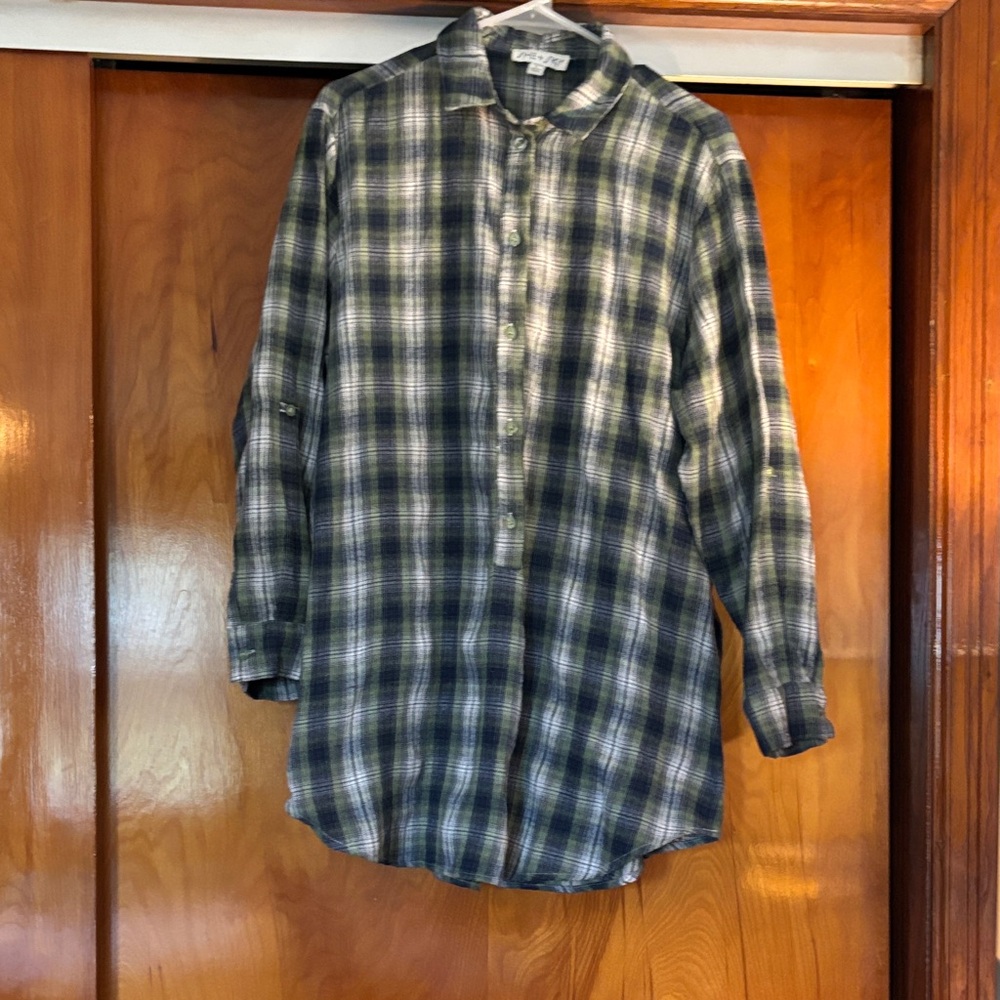 She + Sky Plaid Button-Up Top - Blue and Green